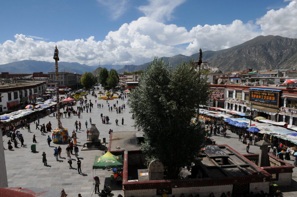 Jokhang square with the Stele seen in the enclosing, 1996